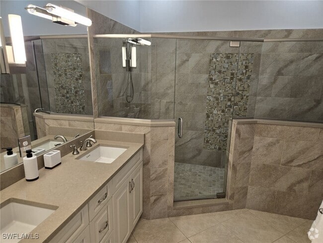 Building Photo - 5095 Yacht Harbor Dr Unit 203 Rental