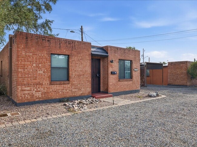 Photo - 1618 N Forgeus Ave