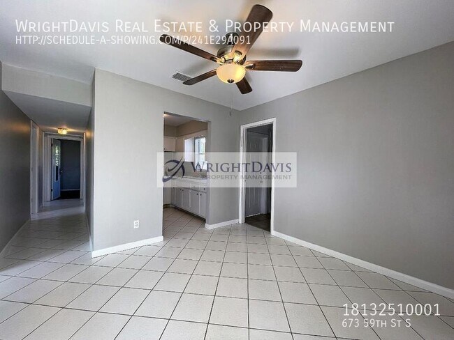 Photo - 673 59th St S