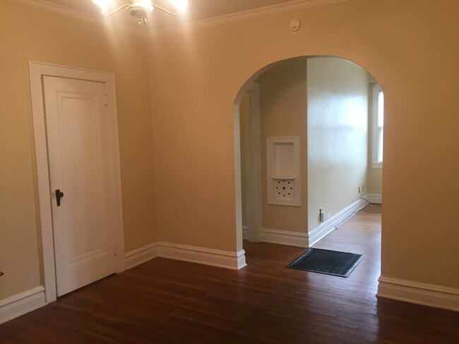 Photo - 1336 Charleston Ave Unit 2