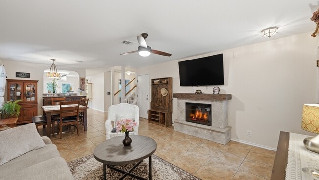 Photo - 2909 Ashwood Rd