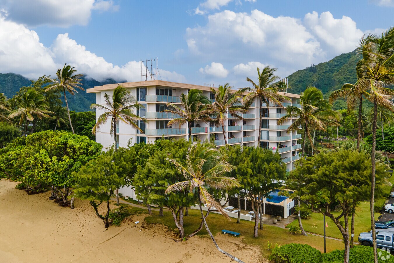 Photo - Hanohano Hale