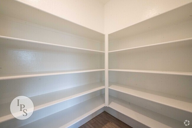 Building Photo - 2022 South/East Fresno Home, 4BR/2BA - Lot...