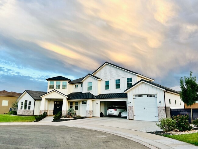 Building Photo - 3685 W 2510 S Rental