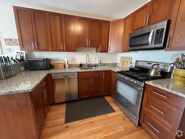 Building Photo - 29 Grove St Unit 9 Rental