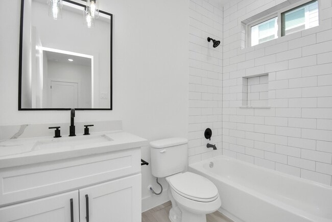 Photo - 3024 Live Oak St