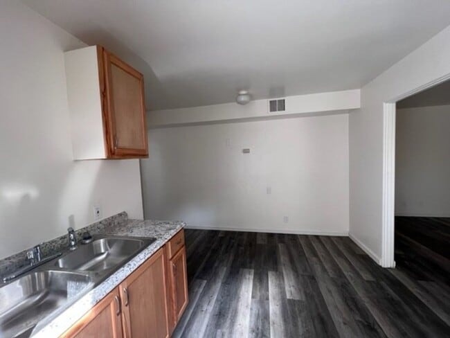 Photo - 617-619 S Church St Unit 619B