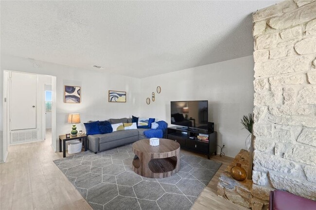 823 Taulbee Ln