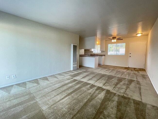 Top floor, March free w/ 12 month lease - Top floor, March free w/ 12 month lease Apartment Unit 35B