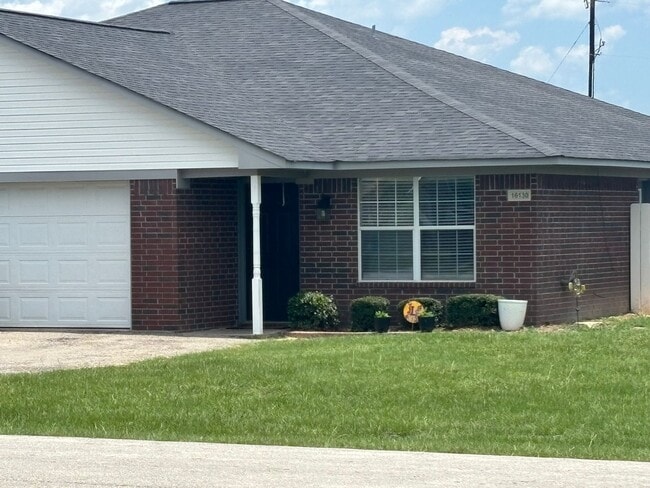 Building Photo - 16130/16132 Rolling Meadows Dr. Unit 16130