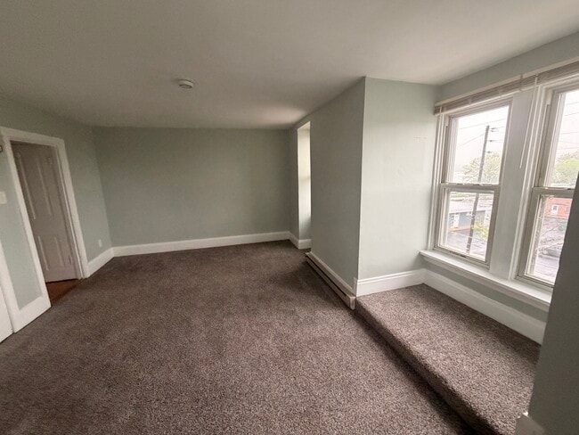 Front room / Living area View 1 - 117 Reily St Unit 3