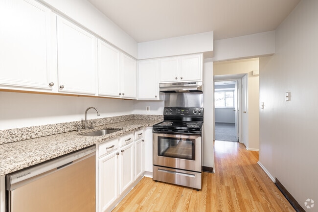 1BR, 1BA - 842SF - Kitchen