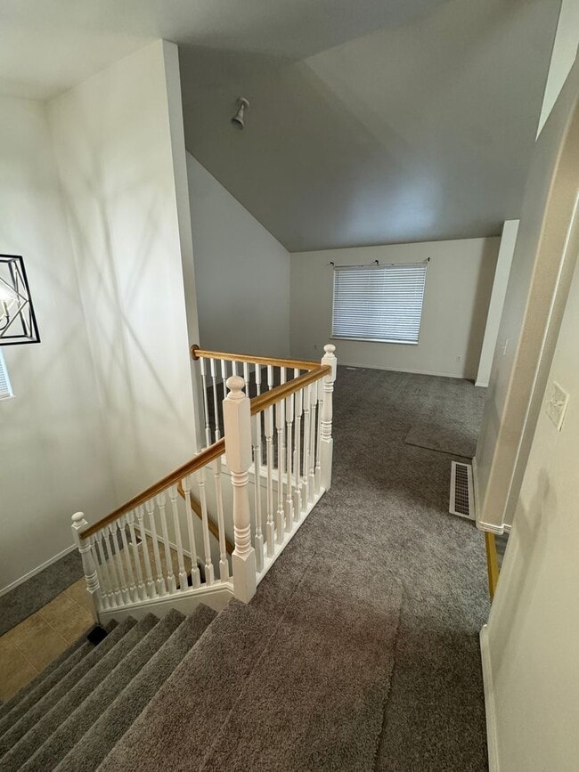 Photo - 100 Burton St