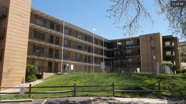 Photo - 800 W Belleview Ave Unit 204