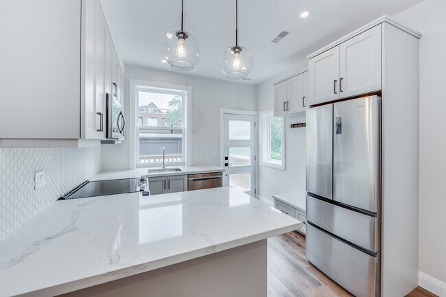 Photo - 17 Lockwood Rd Unit B