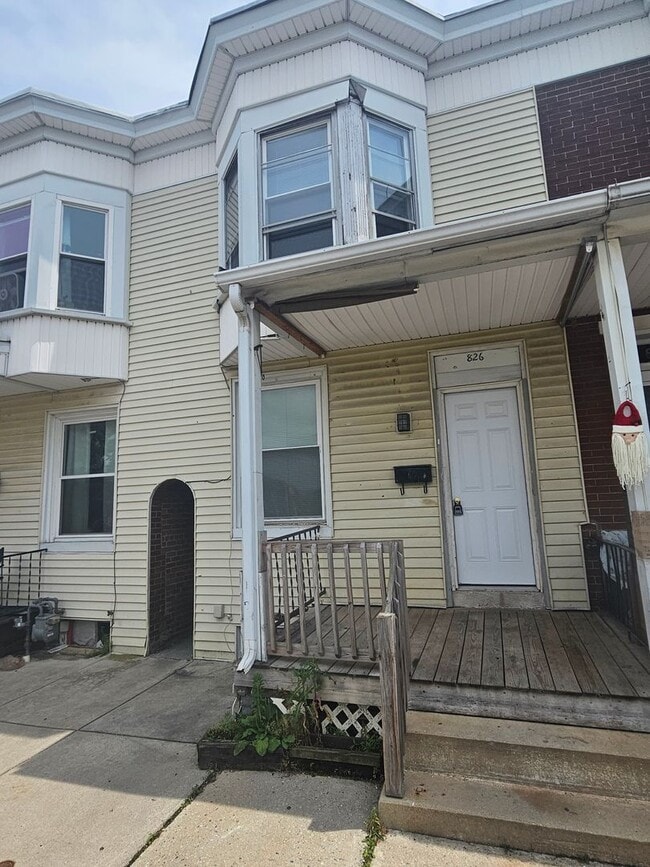 Building Photo - 826 Wallace St