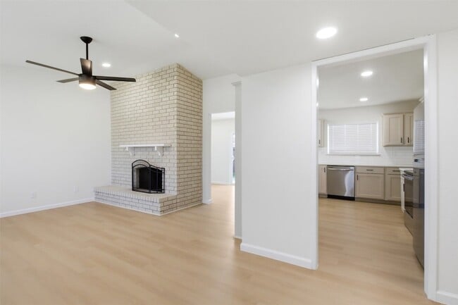 Photo - 5633 Truitt St