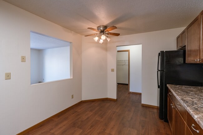 Fargo, ND Carlton Place Apartments | Dining