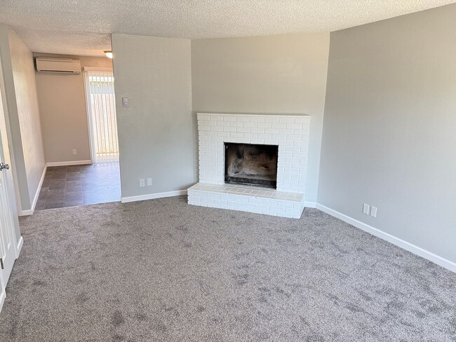 Photo - Updated 2 bedroom 1 bathroom dulpex in Springfield!