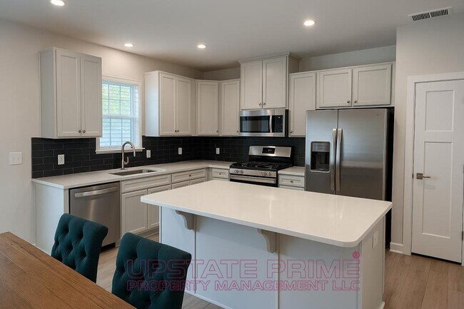 Photo - 340 Lograto Ln