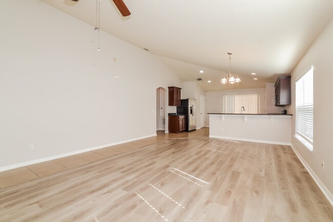 Photo - 907 Muirwood Way