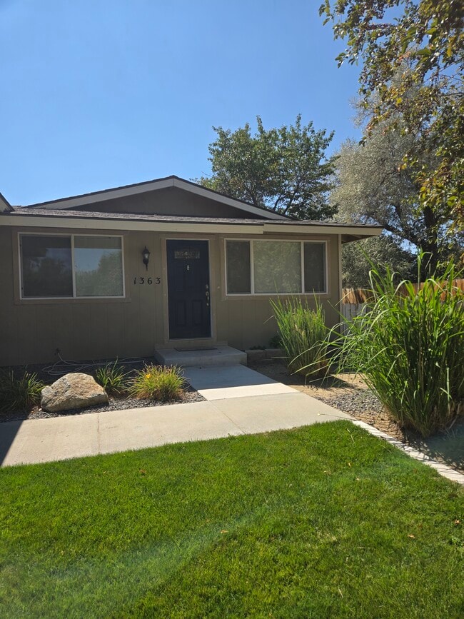 Building Photo - 1363 Toiyabe Ave Rental