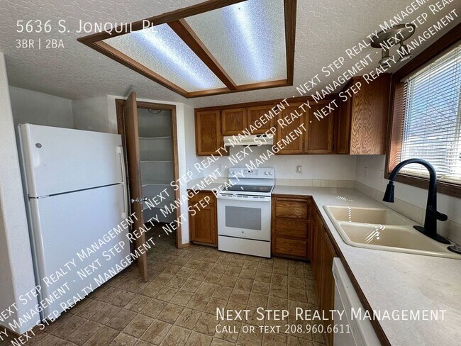 Photo - 5636 S Jonquil Pl