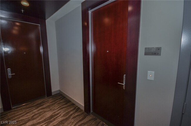 Photo - 4525 Dean Martin Dr Unit 910