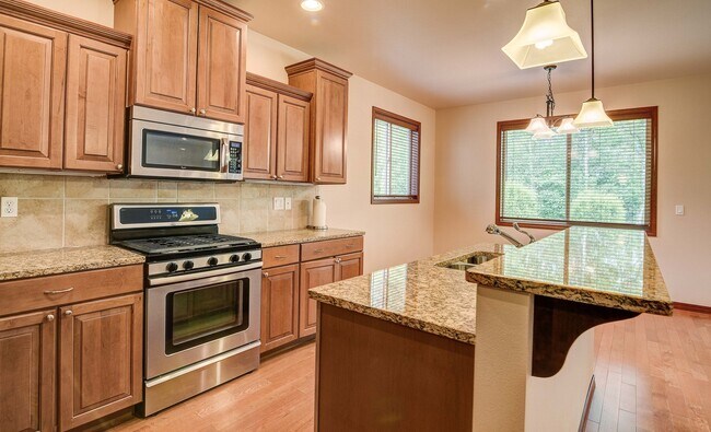 Photo - 5565 Old Settler Dr