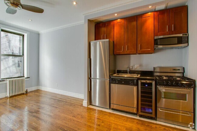 Building Photo - 336 E 18th St Unit E3 Rental