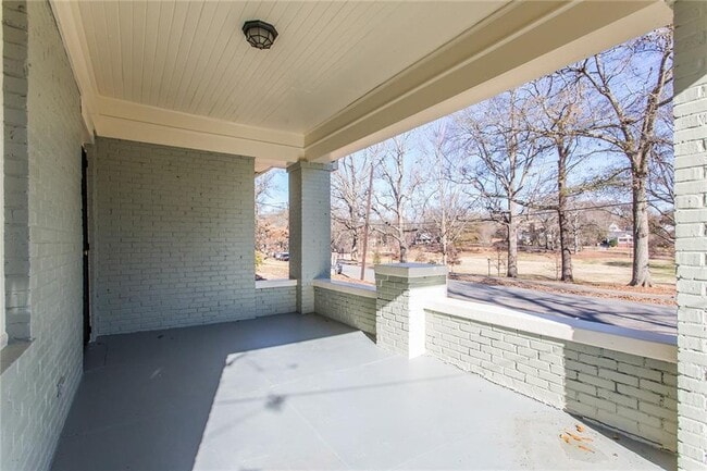 Photo - 730 Lexington Ave SW