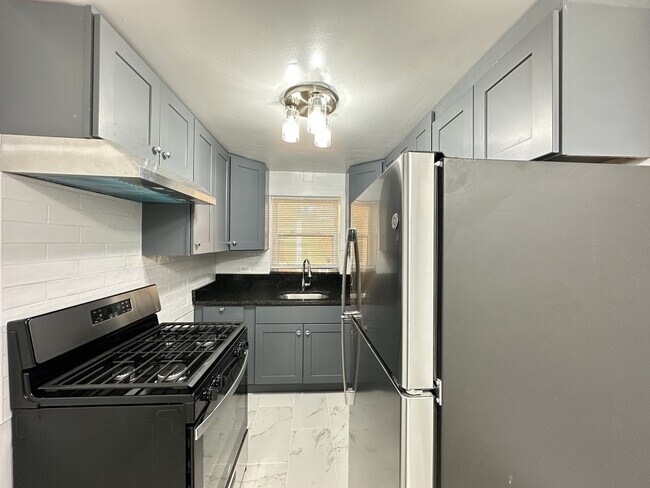 Photo - 2754 W North Shore Ave Unit NG