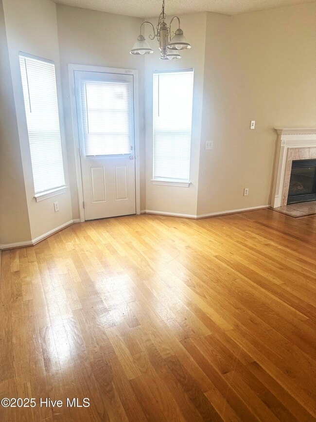 Photo - 301 Lake Rd