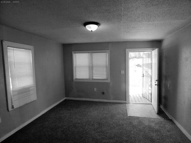 Photo - Cozy 1 bedroom and 1 bath ranch home located off 23rd St & S Arlington Ave in Independence.