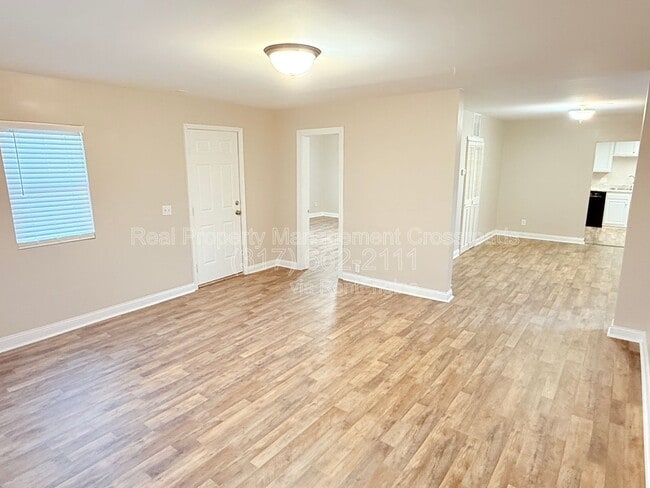 Photo - 337 S Green St