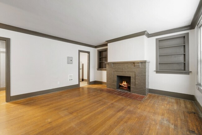 Photo - 16 N Broadway St Unidad 25