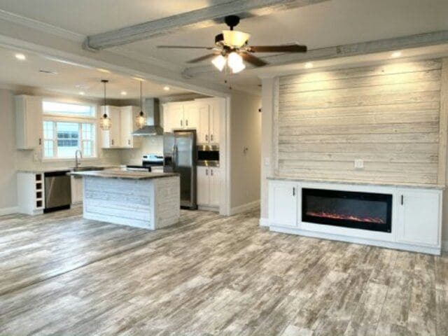 Building Photo - 515 Plymouth St