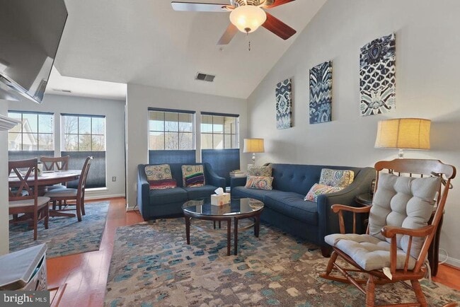 Photo - 5960 Millrace Ct Unit B301