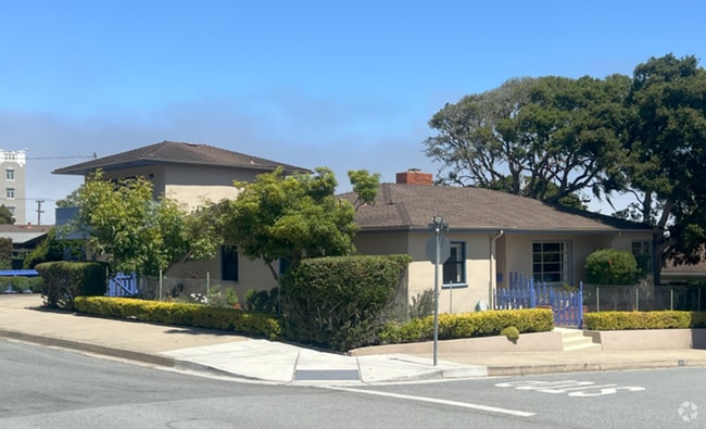Building Photo - Lovely well-kept single family home in Pac...