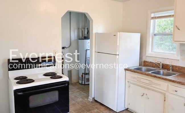 Photo - 231 N Roosevelt Ave