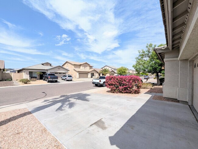 Photo - 11633 W Jackson St