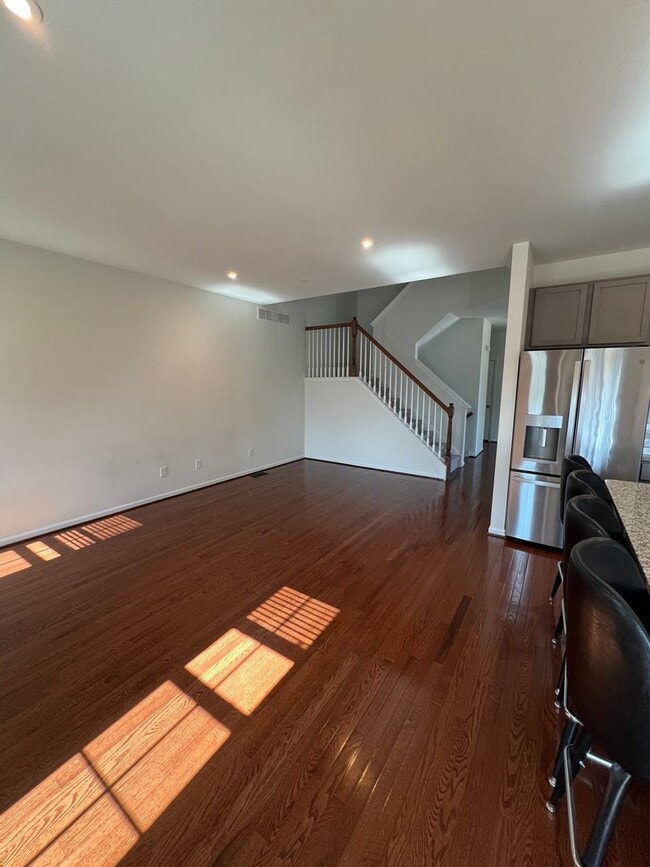 Photo - THREE BEDROOM TOWNHOME- PARKLAND SCHOOLS