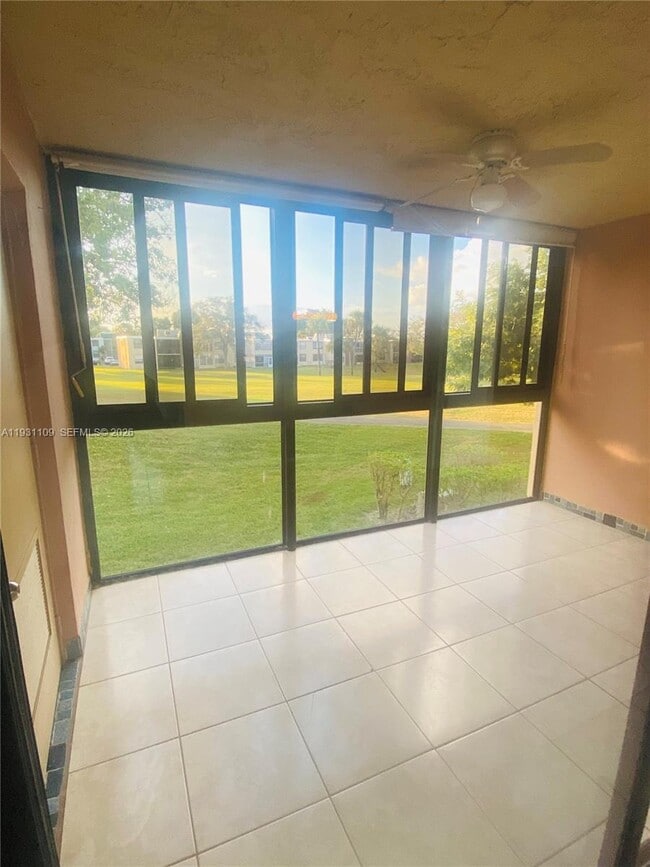 Photo - 7331 NW 18th St Unidad 204