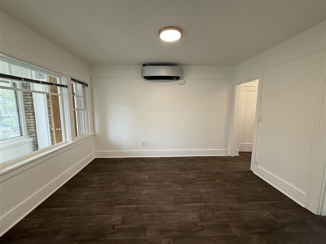 Photo - 2333 SW 6th Ave