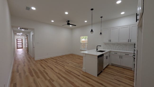 Photo - 2212 Henry St Unidad A