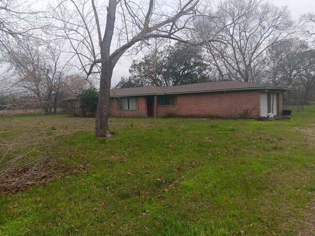 Photo - 3702 Cedar Rapids Pkwy House