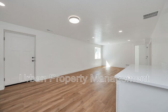 Photo - 4011 Serenity Ln