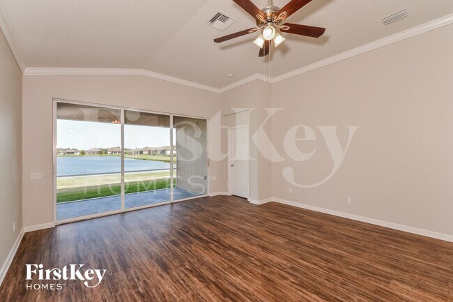 Photo - 9924 59th St E