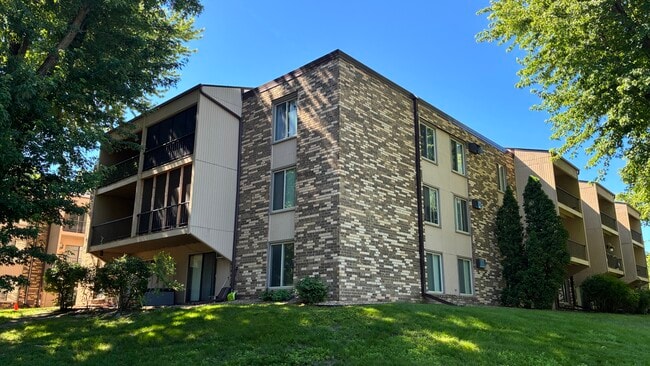 Riverview Manor