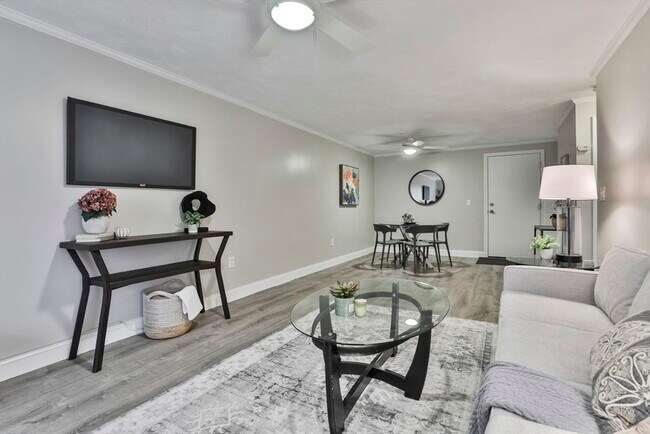 Photo - 5 Karen Cir Unit 4